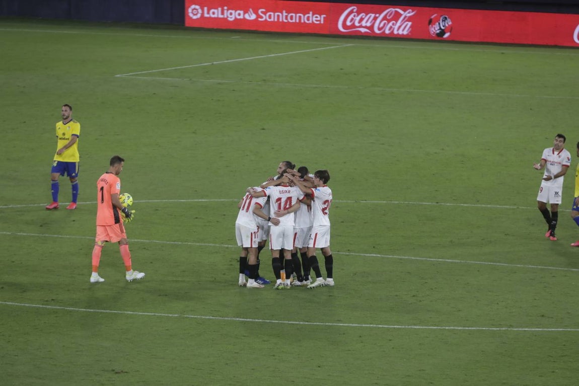 FOTOS: El partido Cádiz CF-Sevilla, en imágenes