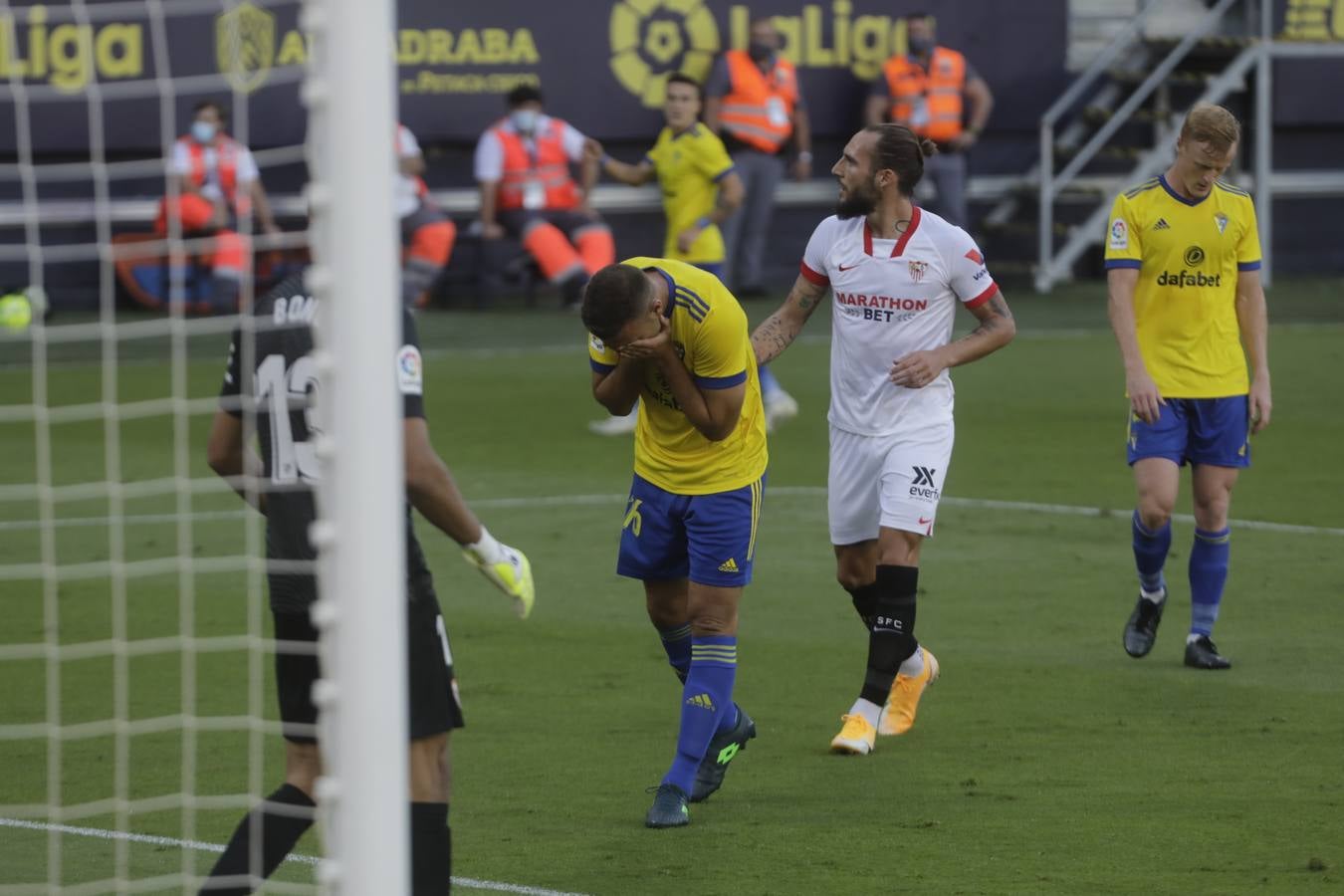 FOTOS: El partido Cádiz CF-Sevilla, en imágenes