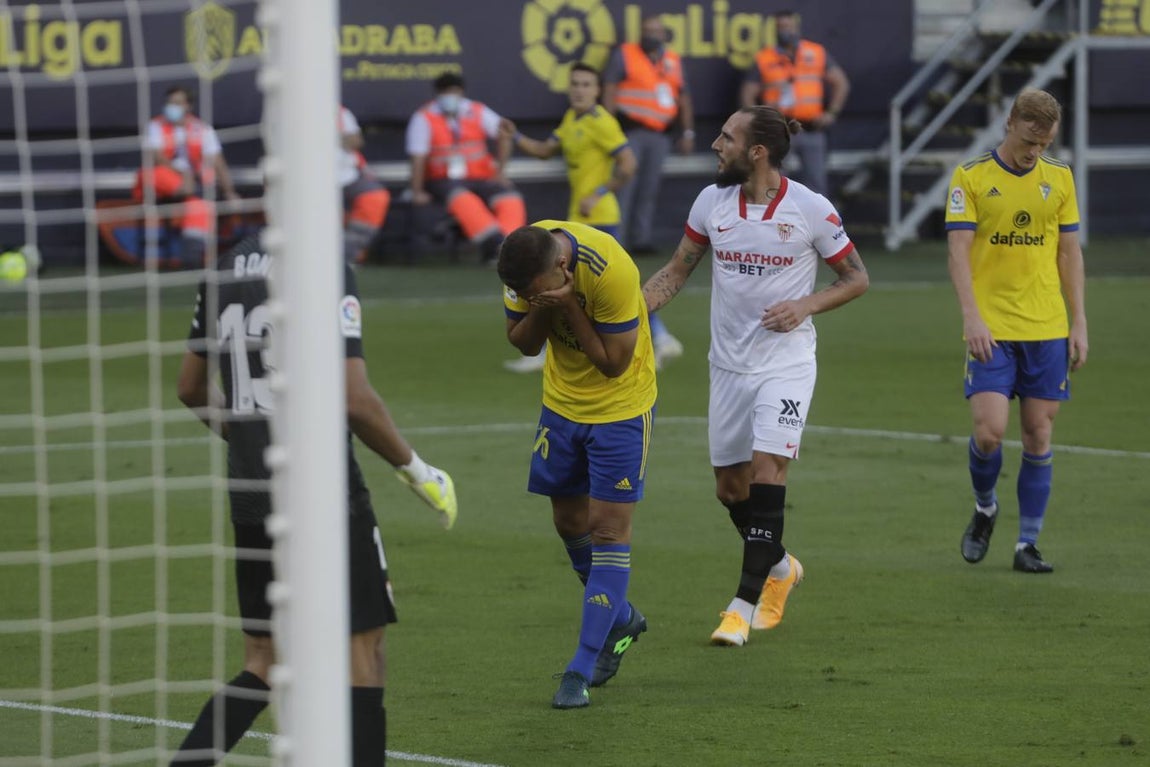 FOTOS: El partido Cádiz CF-Sevilla, en imágenes