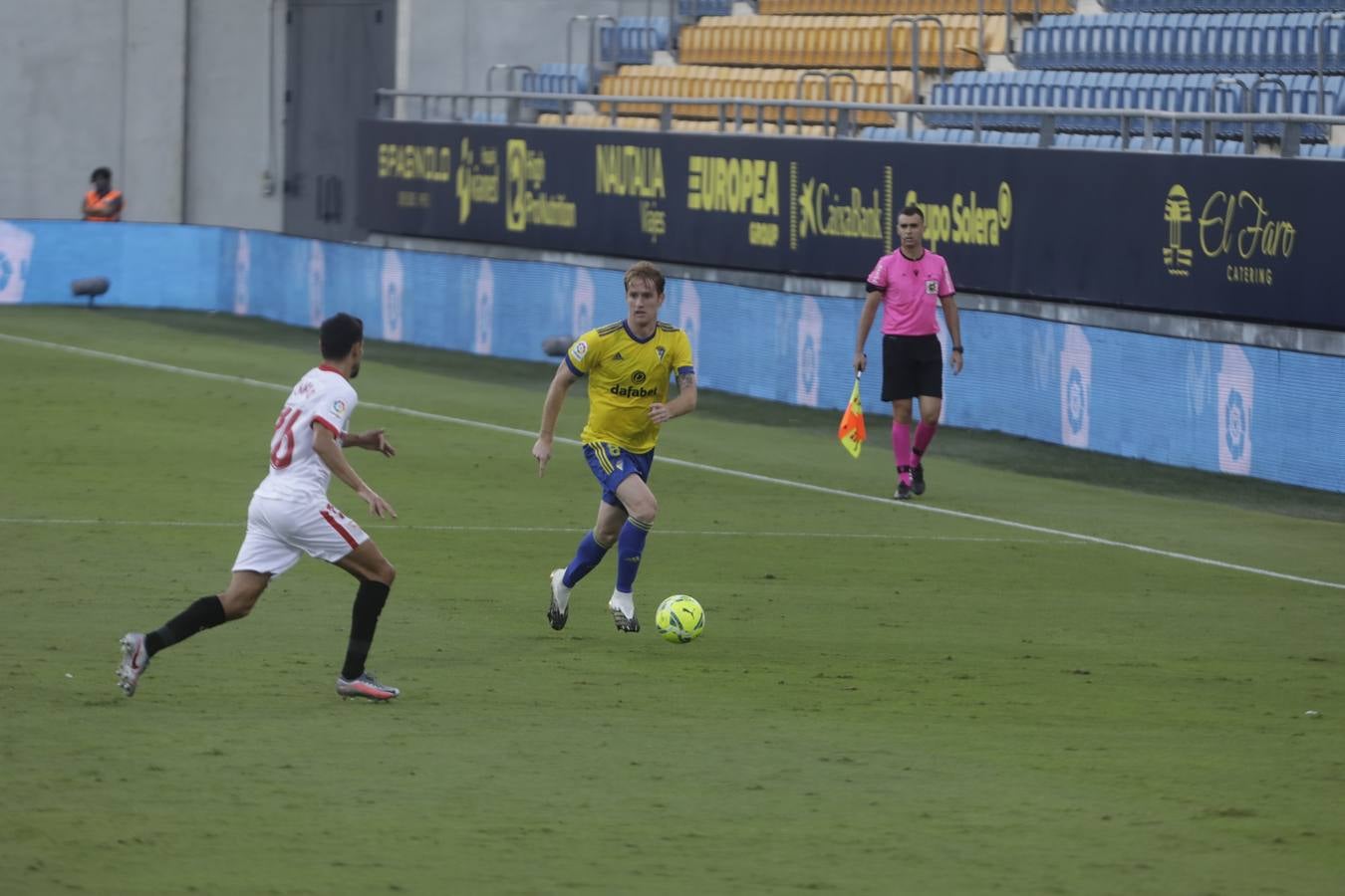 FOTOS: El partido Cádiz CF-Sevilla, en imágenes