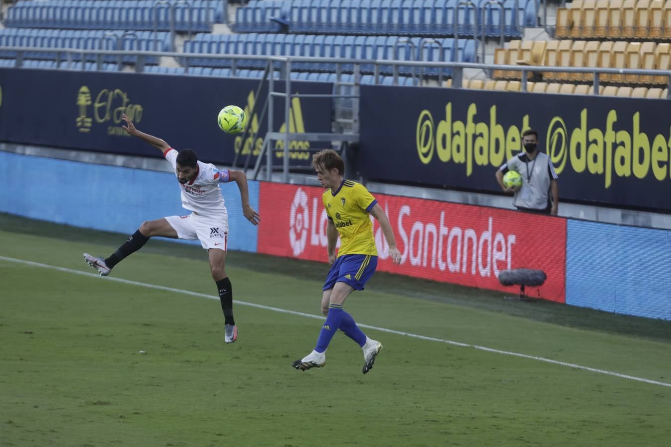 FOTOS: El partido Cádiz CF-Sevilla, en imágenes