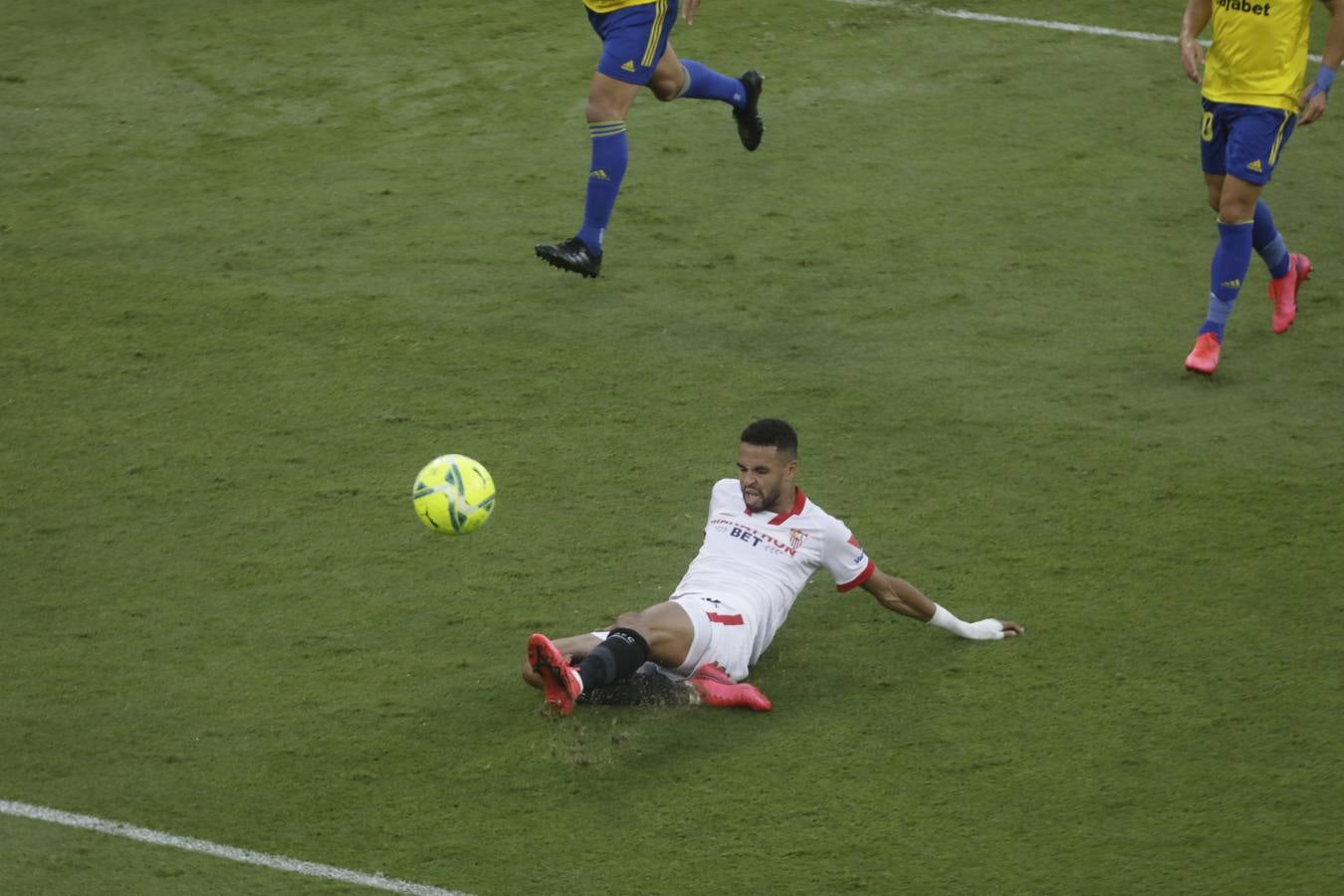 FOTOS: El partido Cádiz CF-Sevilla, en imágenes