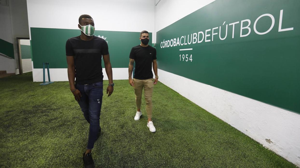 La presentación de Traoré y Álex Robles en el Córdoba CF, en imágenes