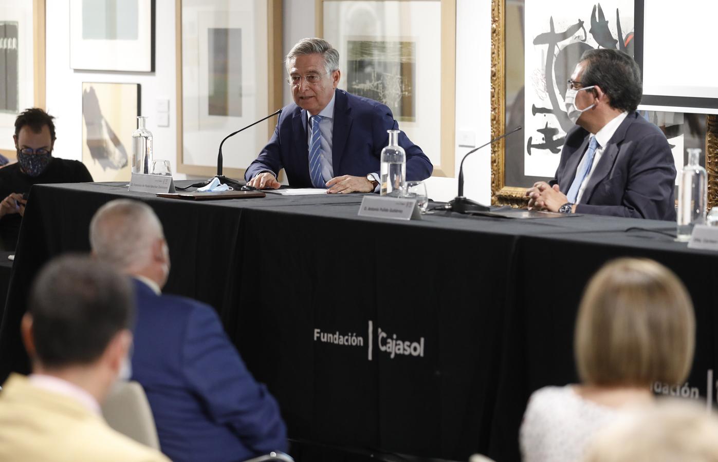 En imágenes, la Fundación Cajasol abre ciclo cultural con la conferencia de Francisco Sánchez Zamorano