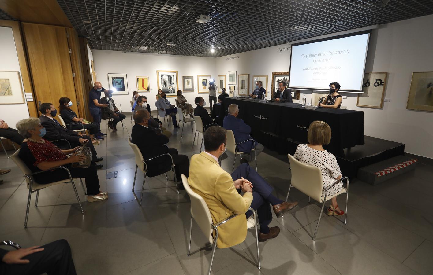 En imágenes, la Fundación Cajasol abre ciclo cultural con la conferencia de Francisco Sánchez Zamorano