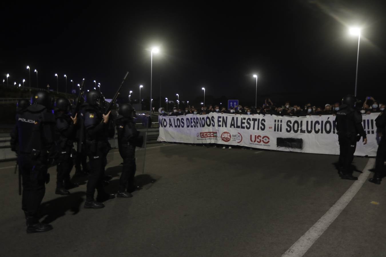 Segundo día de barricadas de la huelga de Alestis