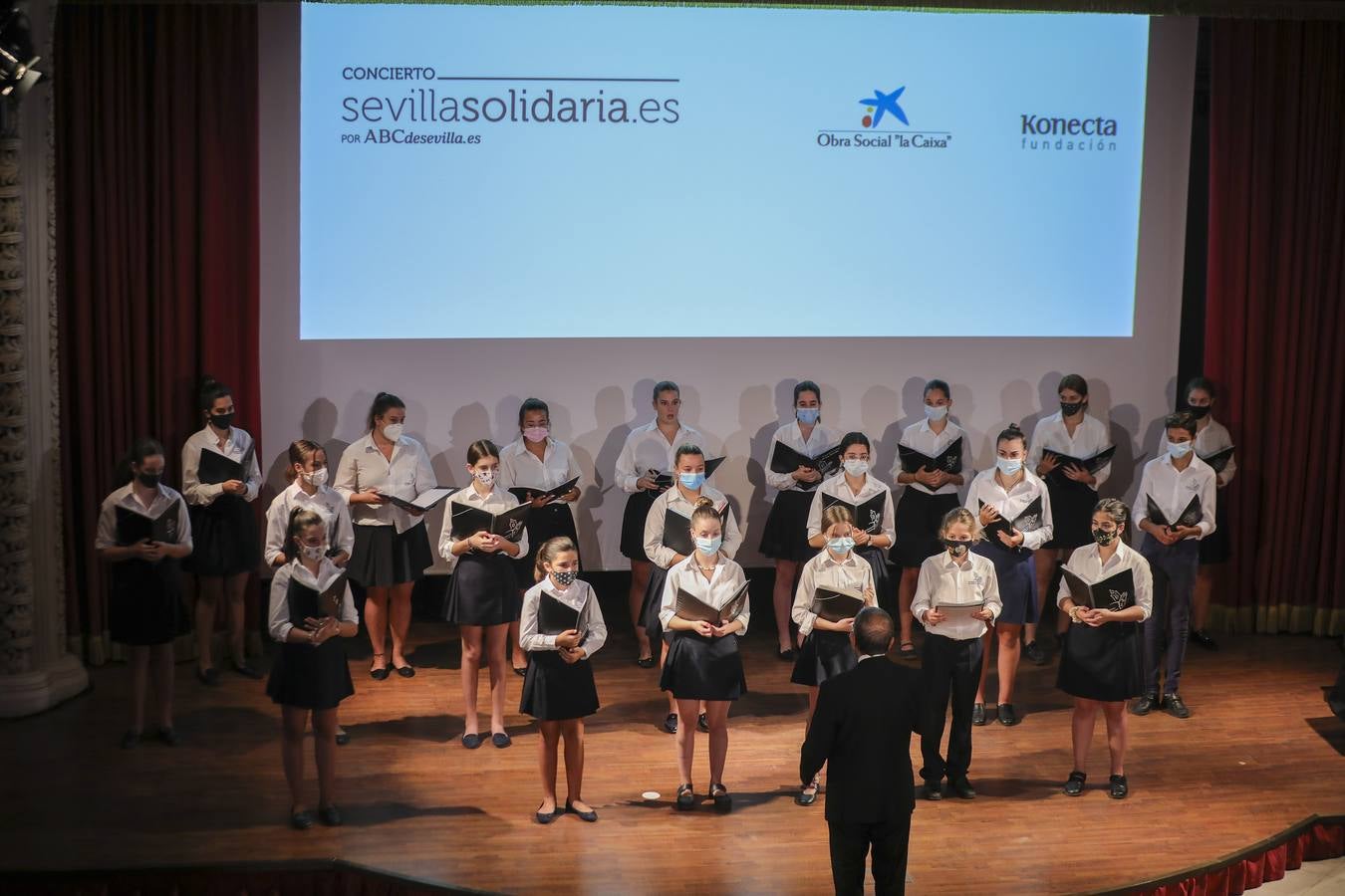 El concierto homenaje de la gala de Sevilla Solidaria, en imágenes