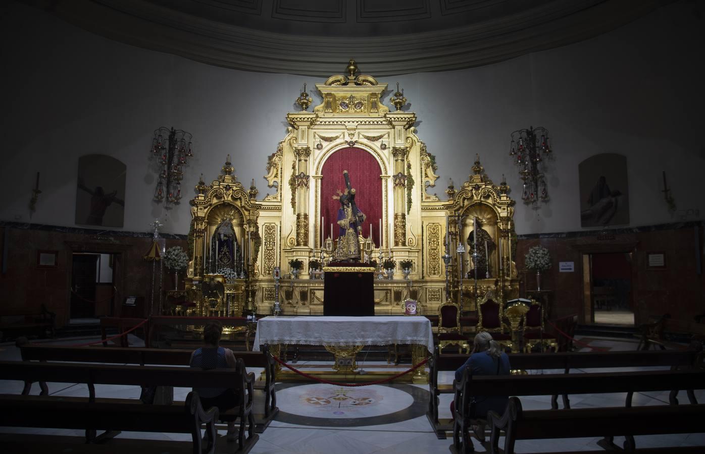 El Señor del Gran Poder con la túnica de «los devotos»