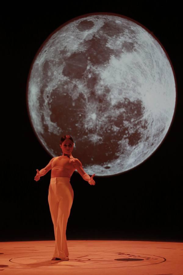 Olga Pericet baila «Un cuerpo infinito» en la Bienal de Flamenco de Sevilla