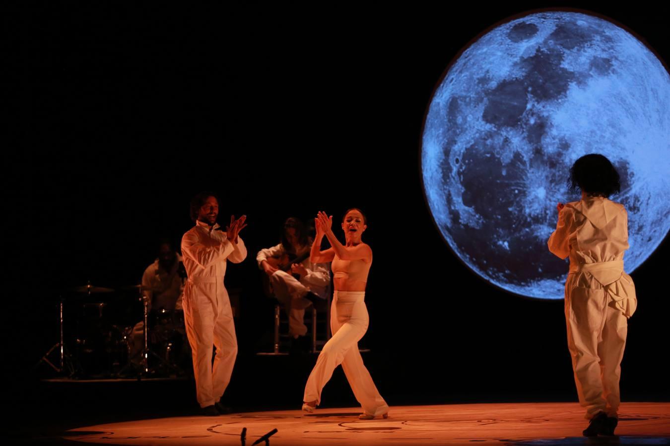 Olga Pericet baila «Un cuerpo infinito» en la Bienal de Flamenco de Sevilla