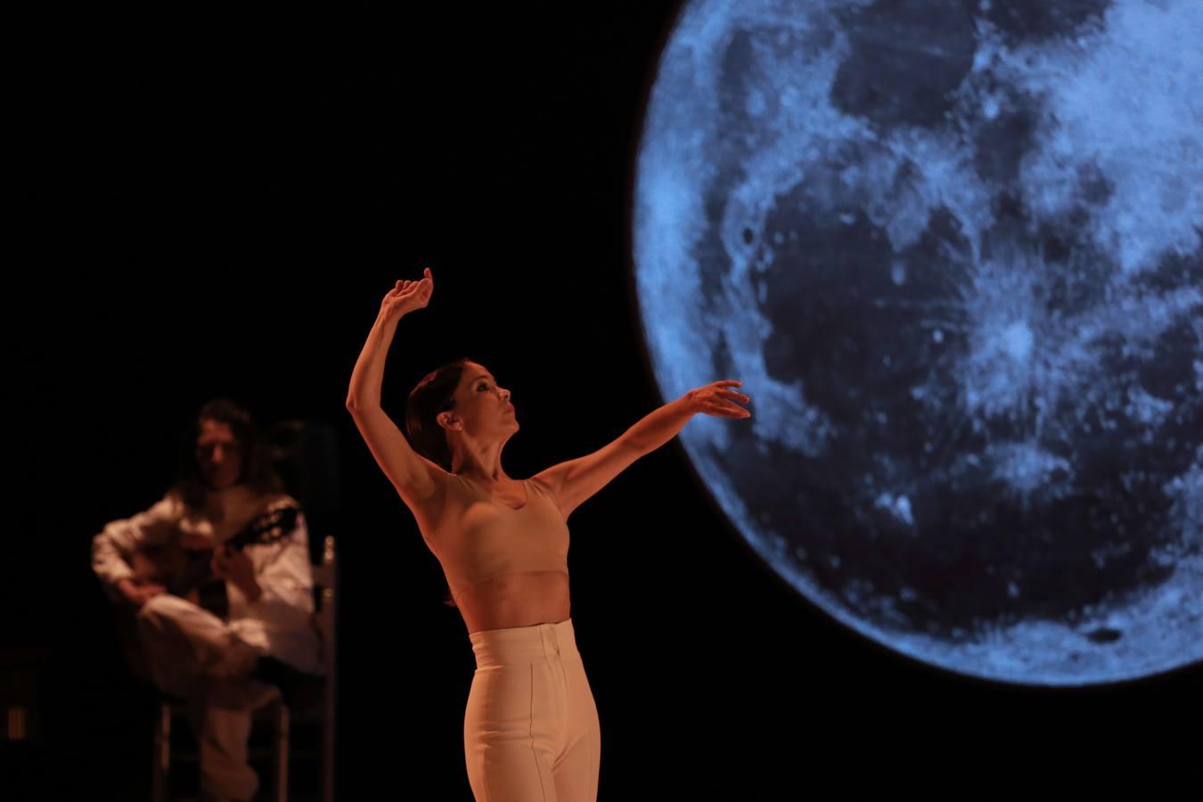 Olga Pericet baila «Un cuerpo infinito» en la Bienal de Flamenco de Sevilla