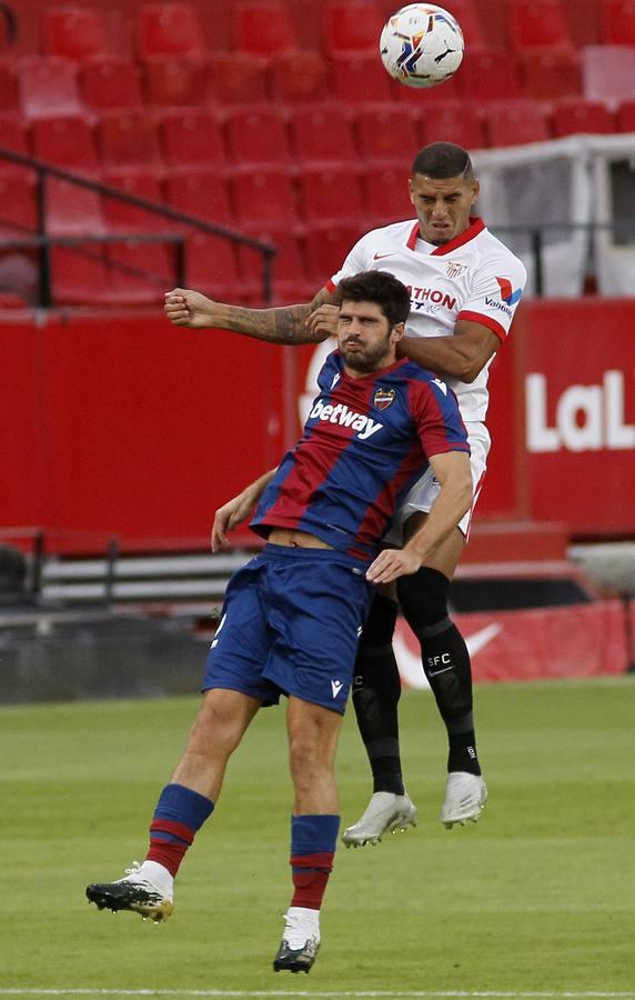 Las mejores imágenes del encuentro entre el Sevilla F.C. y el Levante U.D.