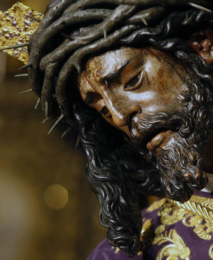 Besamanos del Gran Poder: El Señor recibe a los sevillanos en su Basílica