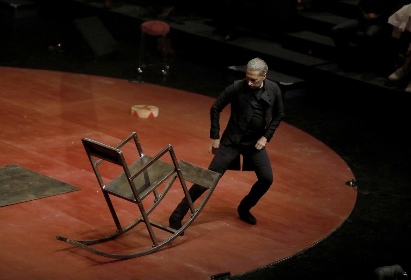 Israel Galván &amp;amp; Le Cirque Romanés presentan «Gatomaquia» en la Bienal