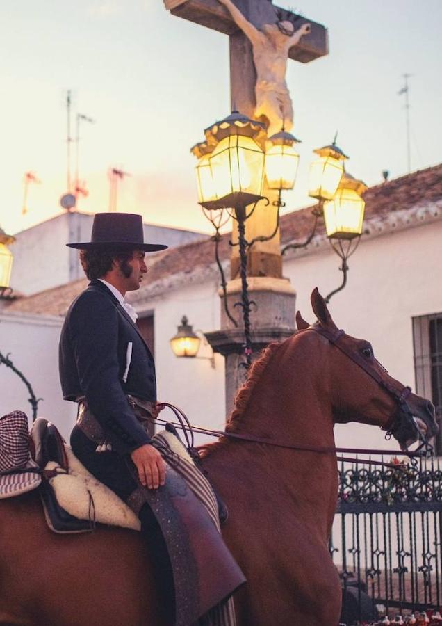 En imágenes, el saludo de Morante de la Puebla al Cristo de los Faroles de Córdoba