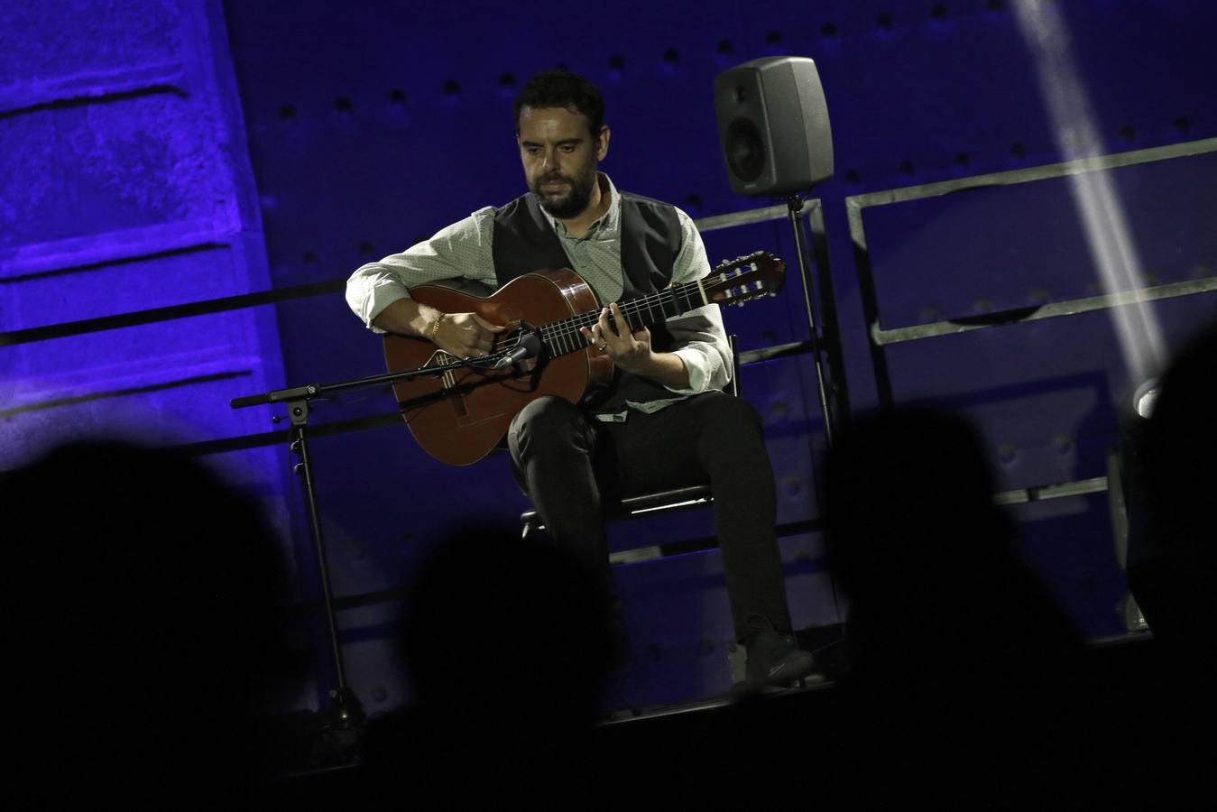 La guitarra de Dani de Morón resuena en la Bienal de Sevilla