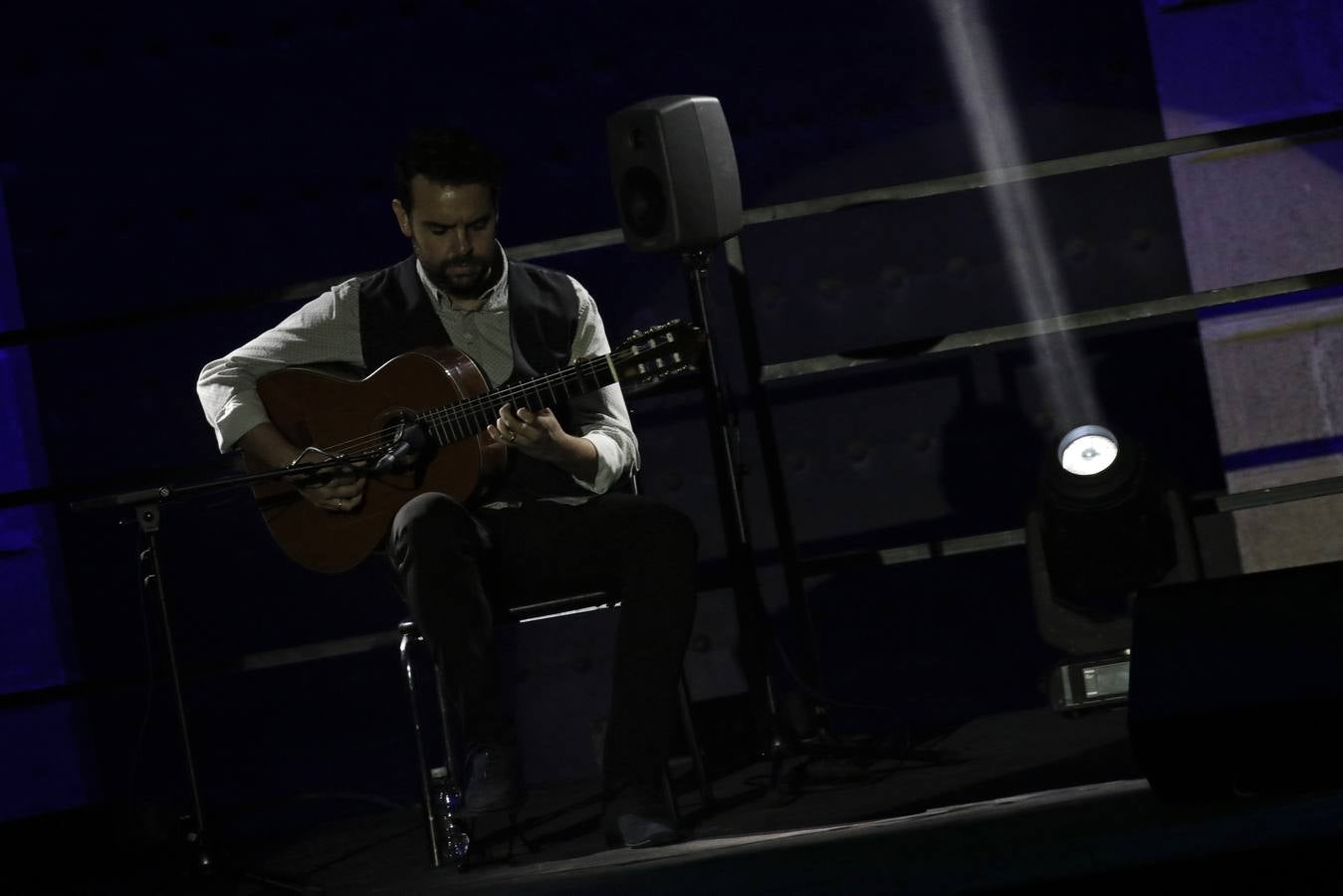 La guitarra de Dani de Morón resuena en la Bienal de Sevilla