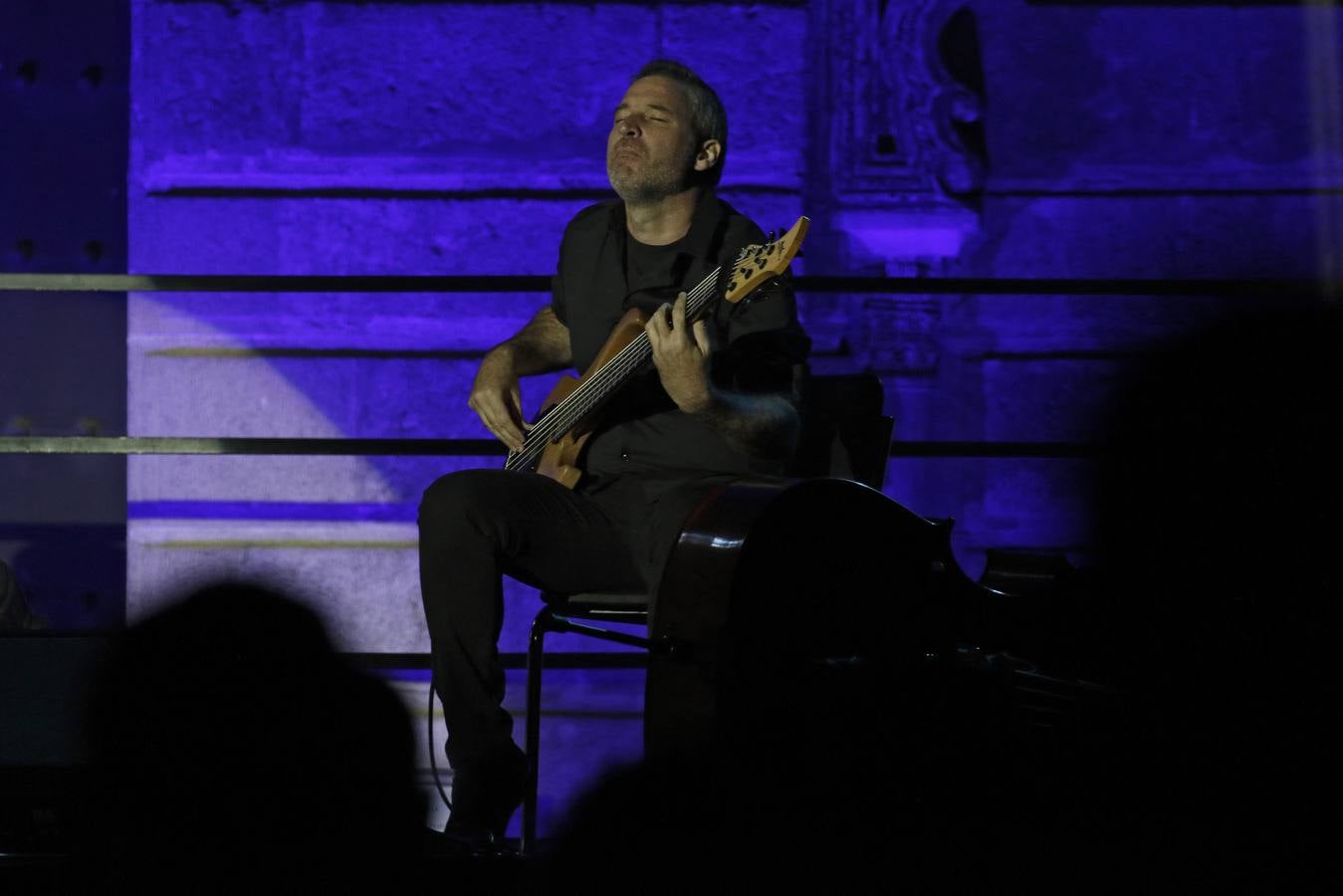 La guitarra de Dani de Morón resuena en la Bienal de Sevilla