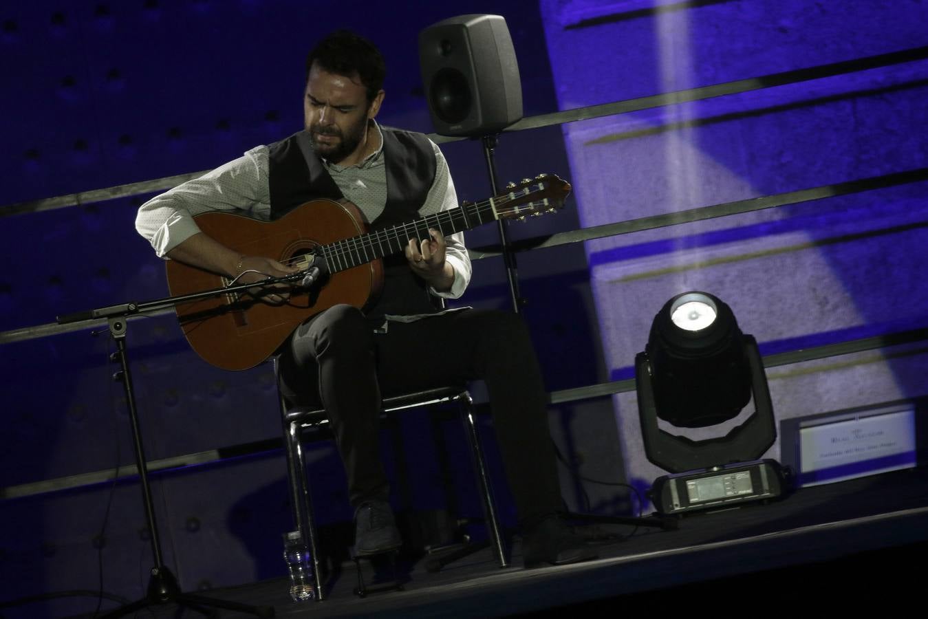 La guitarra de Dani de Morón resuena en la Bienal de Sevilla