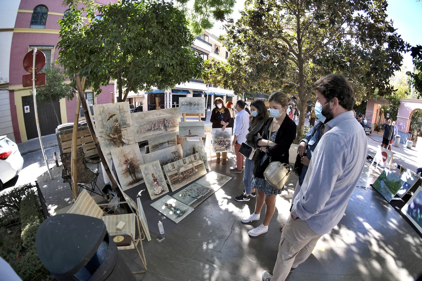 En imágenes, el arte vuelve a llenar la plaza del Museo