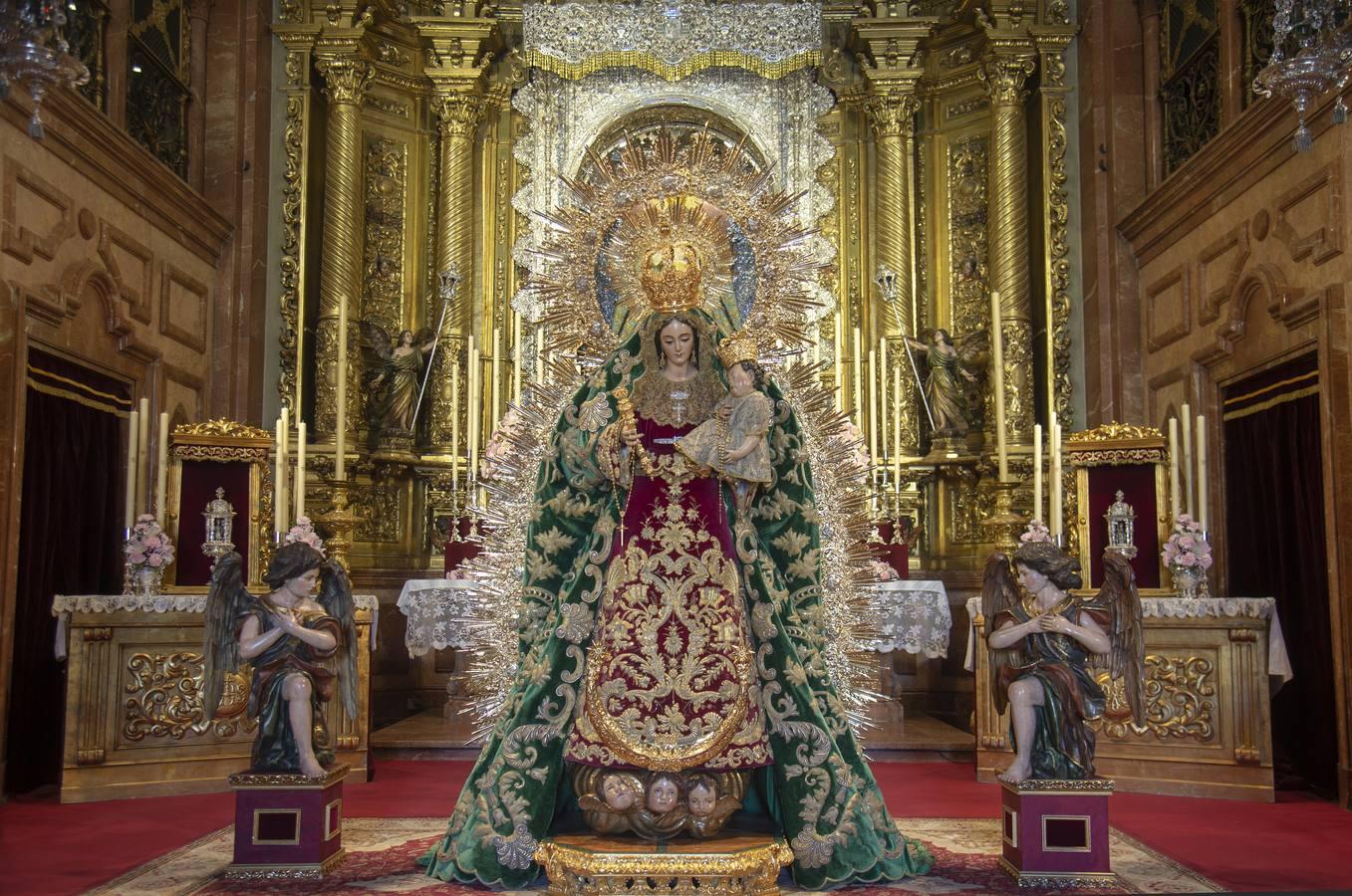 «Besamanos» de la Virgen del Rosario de la Macarena