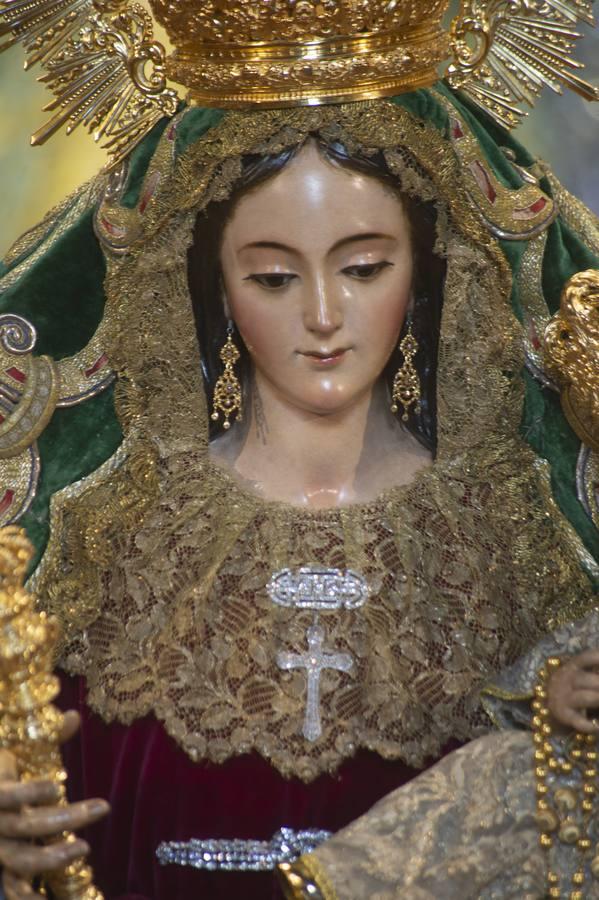 «Besamanos» de la Virgen del Rosario de la Macarena