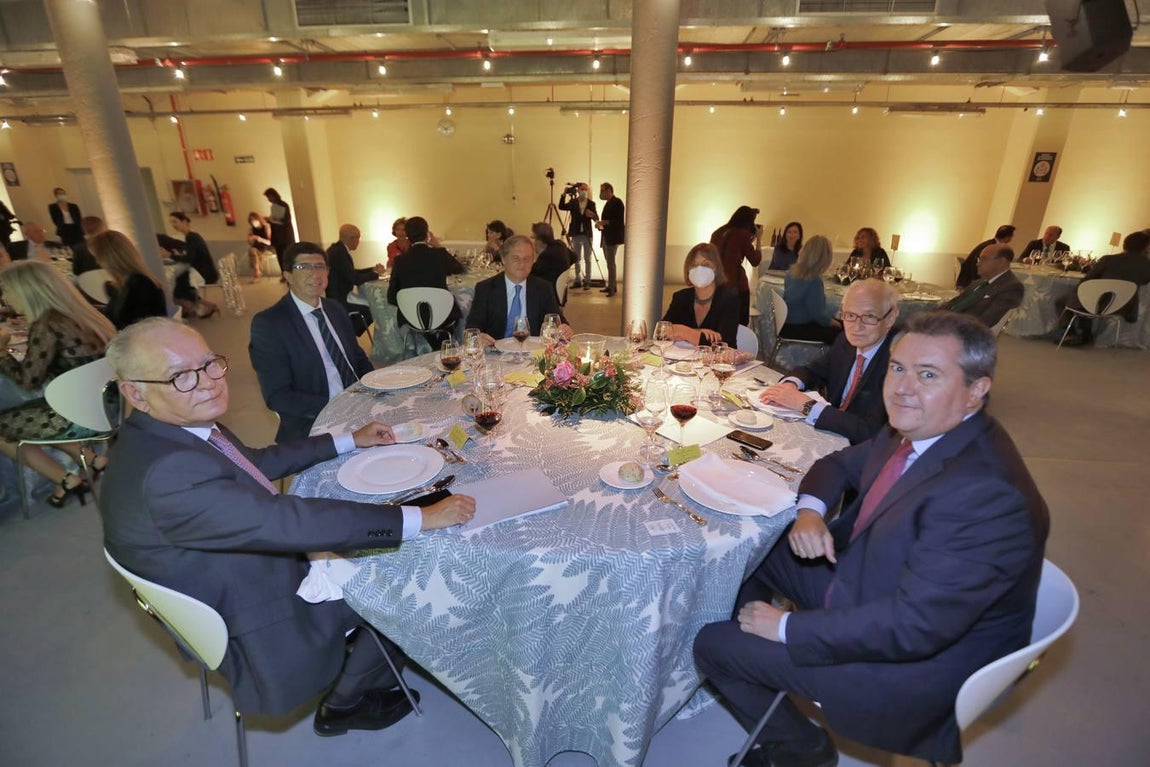 Álvaro Ybarra, Juan Marín, Ignacio Ybarra, María Jesús Catalá, Andrés Amorós y Juan Espadas