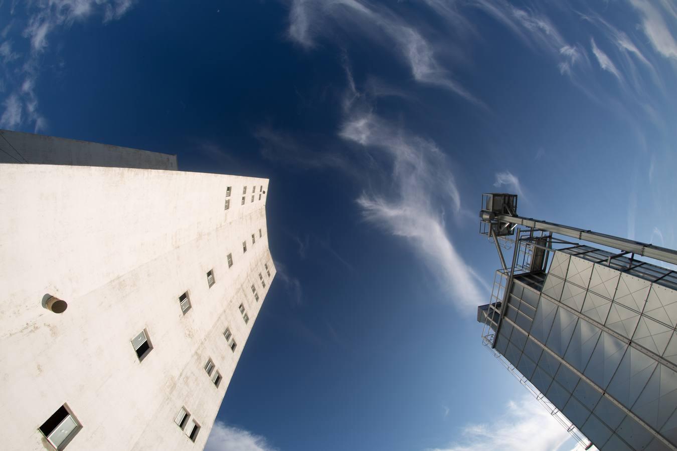 Reconversión del silo de Las Cabezas de San Juan, en imágenes