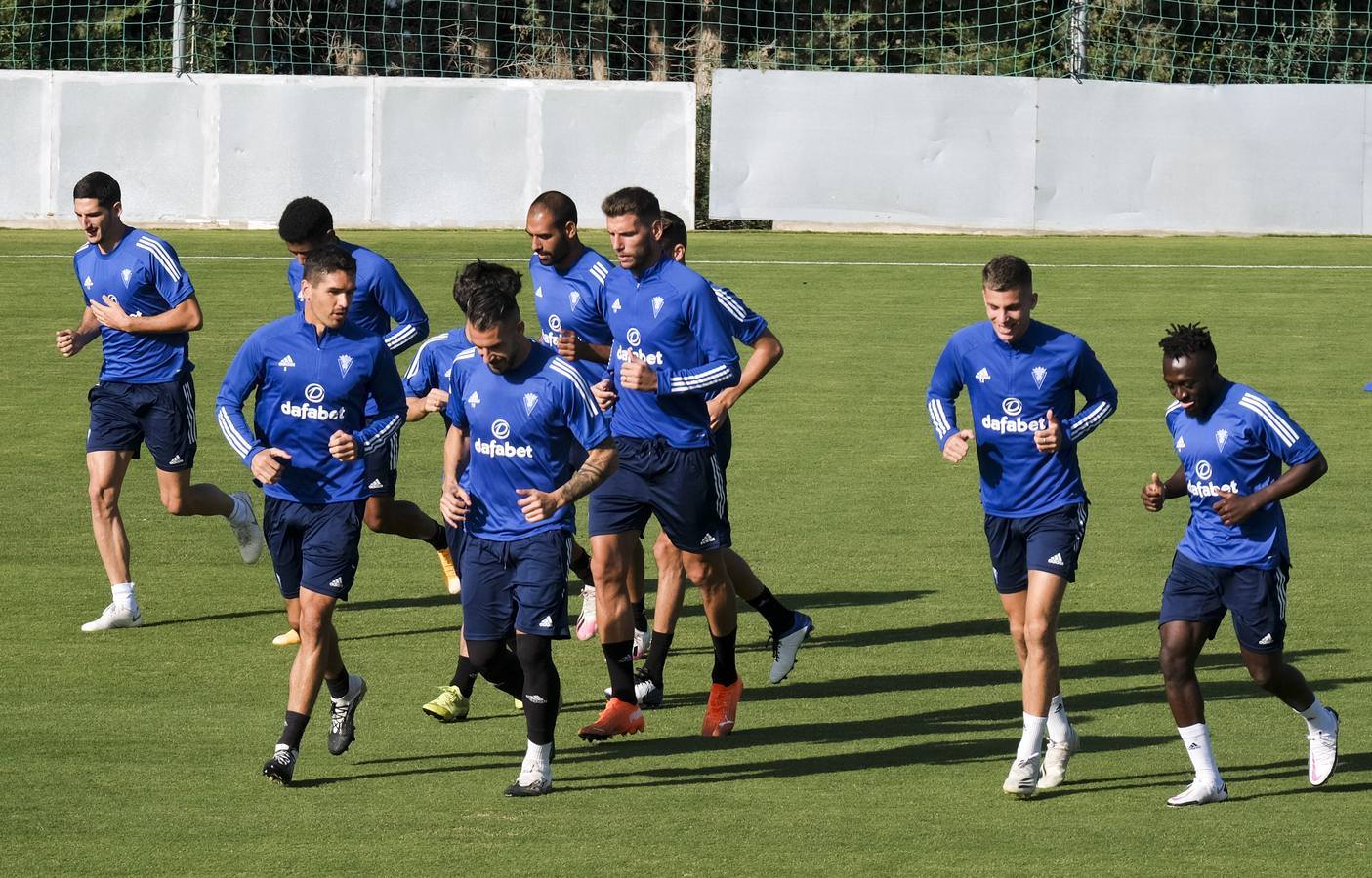 Fotos: Las nuevas caras del Cádiz CF de Primera en entrenamiento