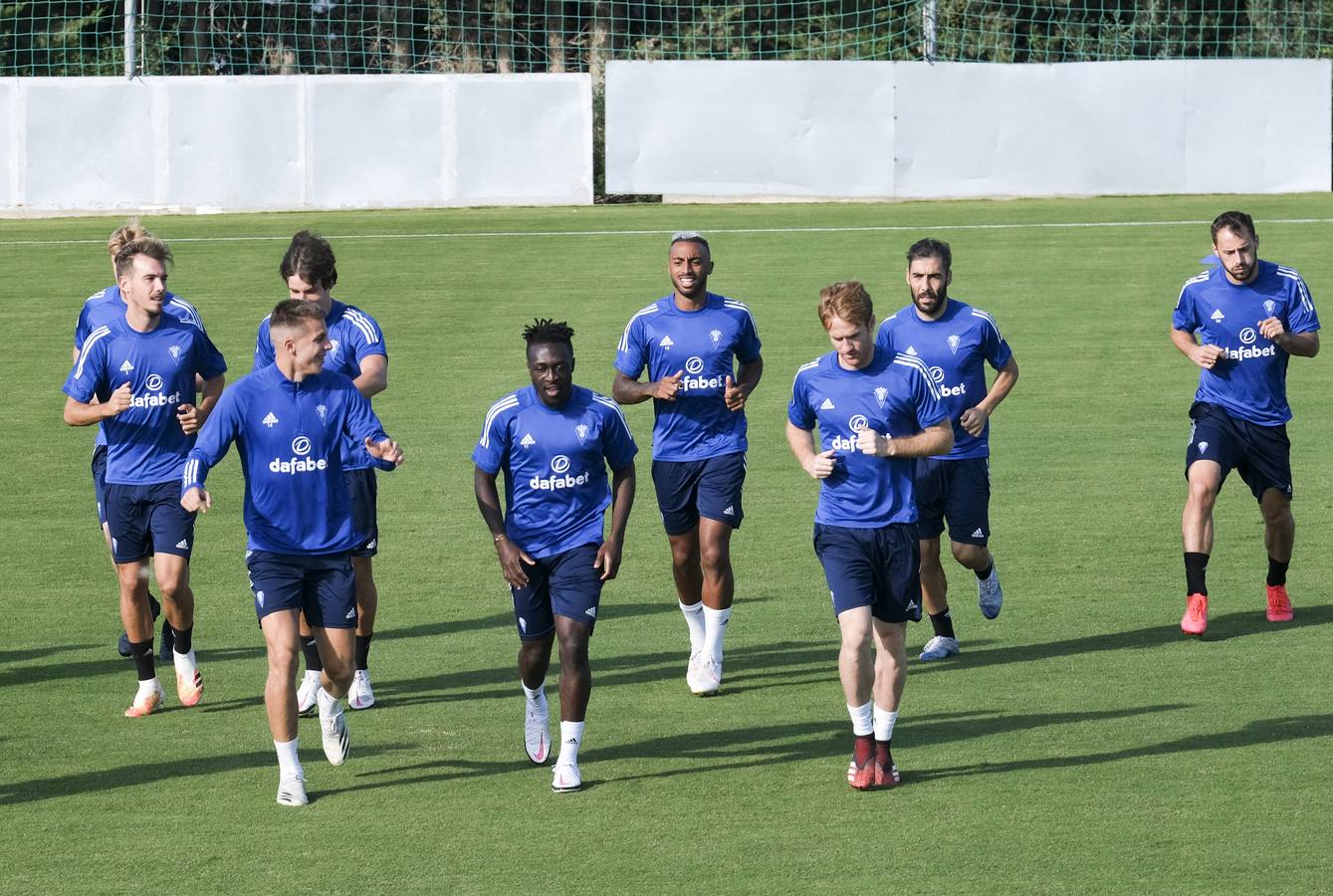 Fotos: Las nuevas caras del Cádiz CF de Primera en entrenamiento