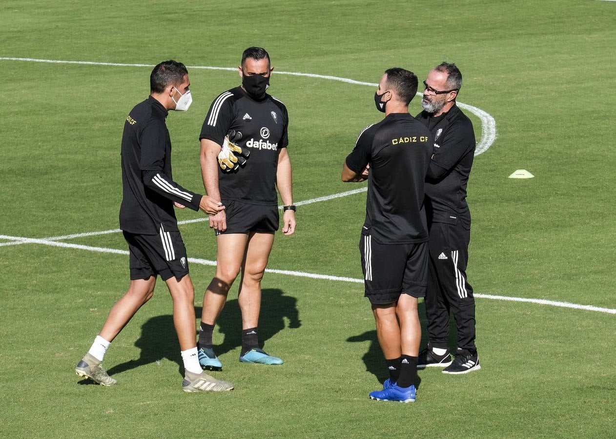 Fotos: Las nuevas caras del Cádiz CF de Primera en entrenamiento