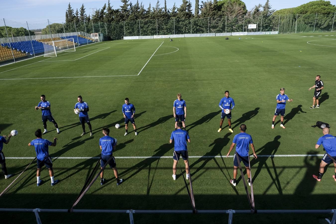 Fotos: Las nuevas caras del Cádiz CF de Primera en entrenamiento