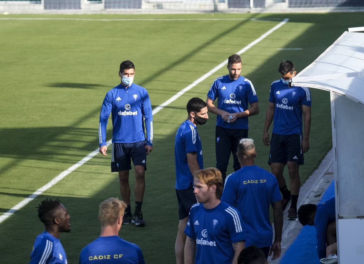 Fotos: Las nuevas caras del Cádiz CF de Primera en entrenamiento