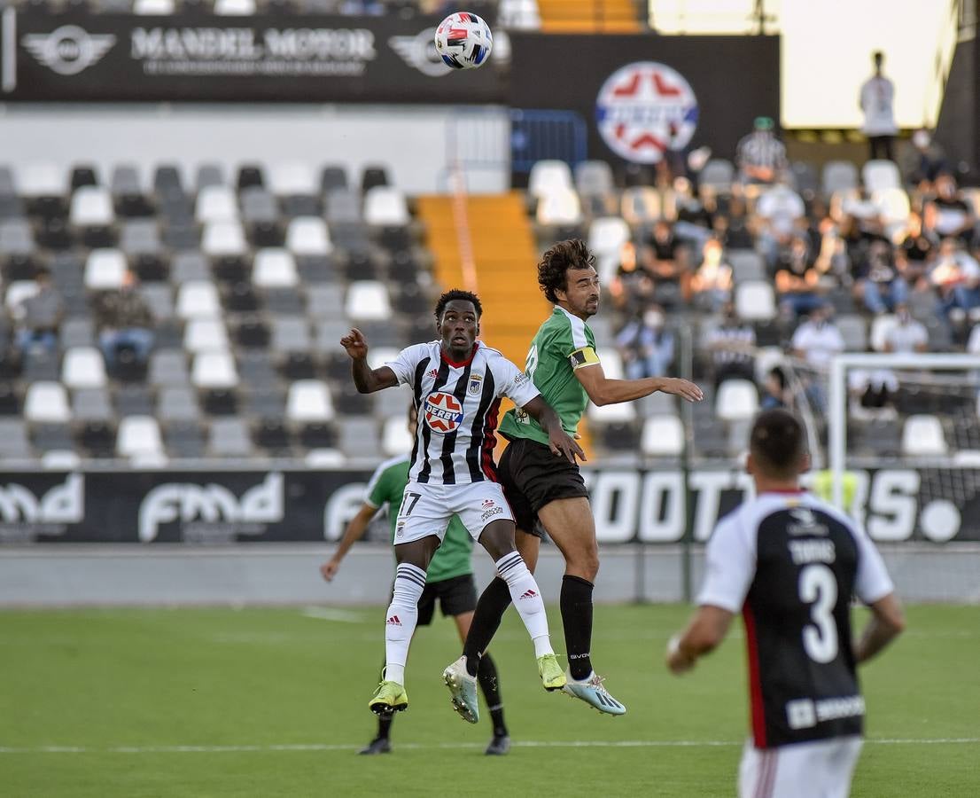 La derrota del Córdoba CF en Badajoz, en imágenes