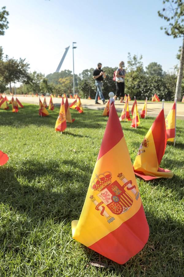 En imágenes, 53.000 banderas de España en Sevilla para homenajear a las víctimas del coronavirus