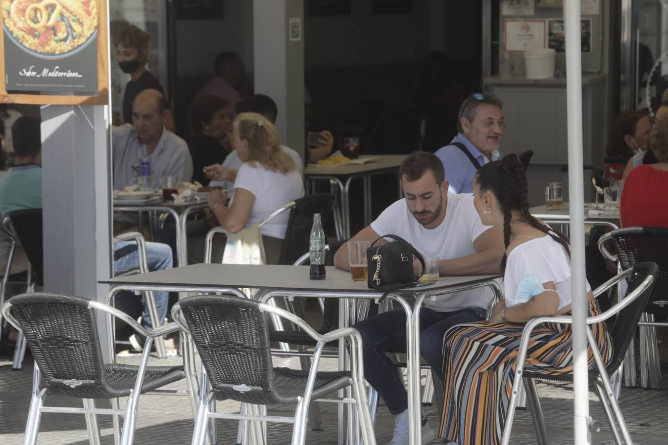 Ambiente en Cádiz en el puente del Pilar