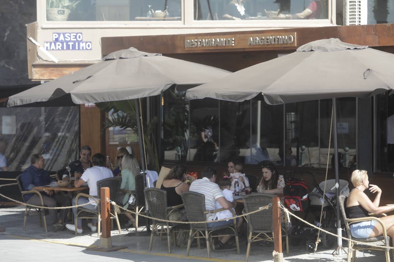 Ambiente en Cádiz en el puente del Pilar