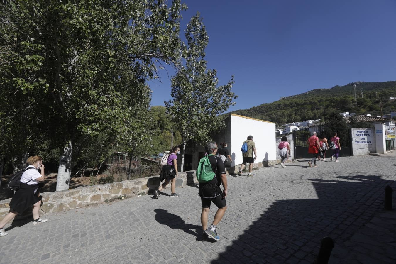 Gran afluencia de turistas en la Sierra de Cádiz en el puente del Pilar