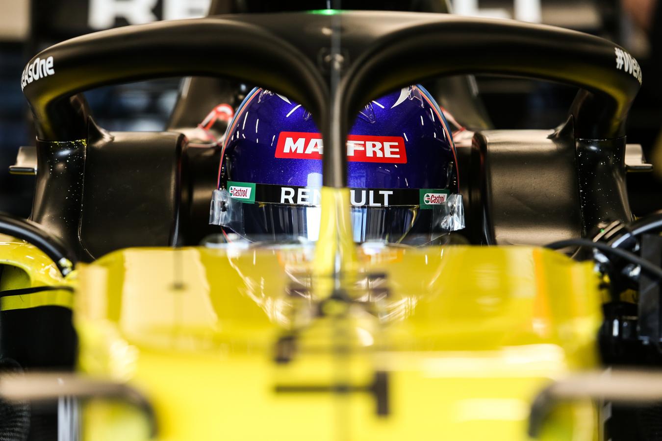 Todas las fotos del estreno de Fernando Alonso con el Renault RS20 en Montmeló