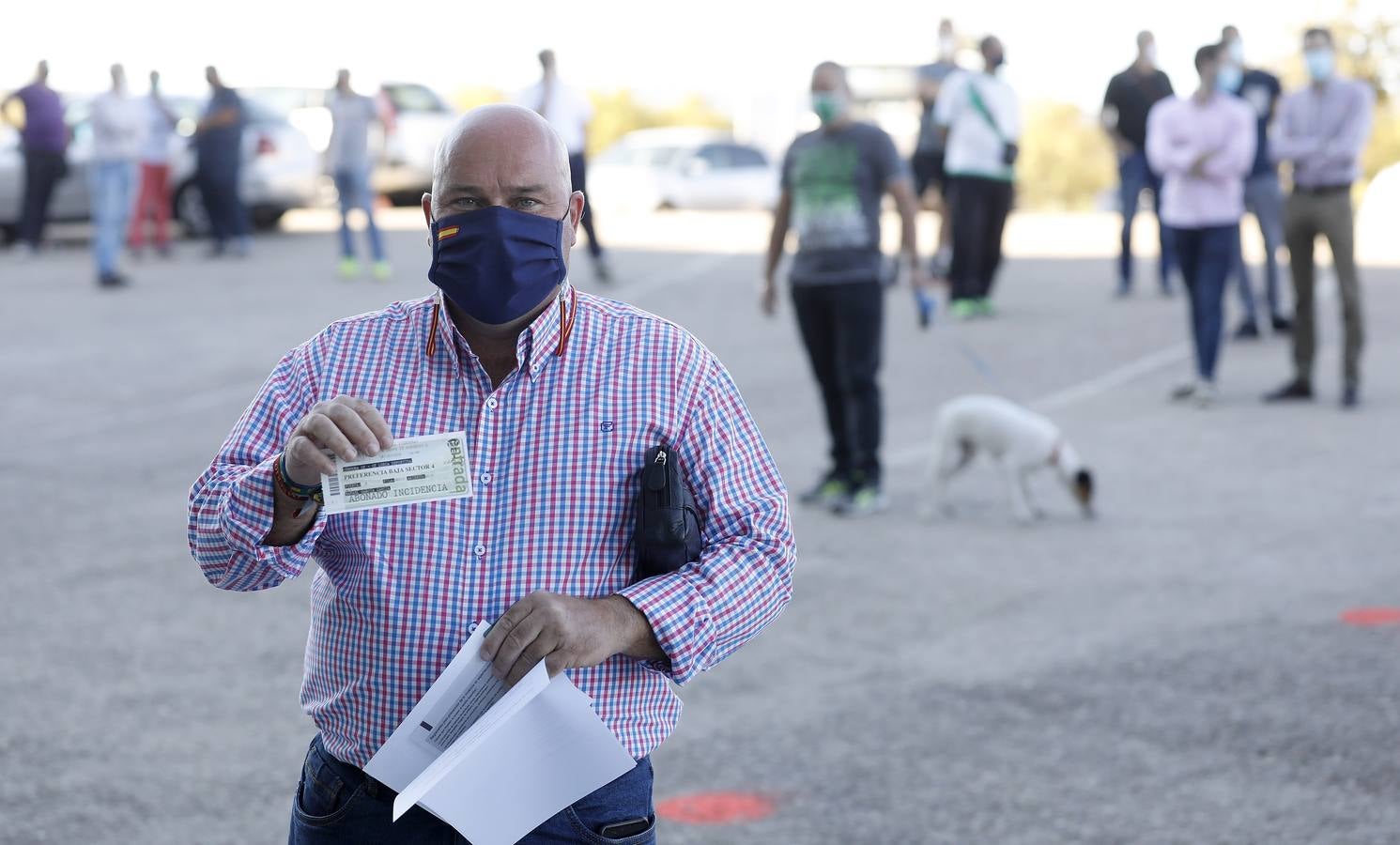 Las colas vuelven en El Arcángel por las entradas del Córdoba CF-Lorca, en imágenes