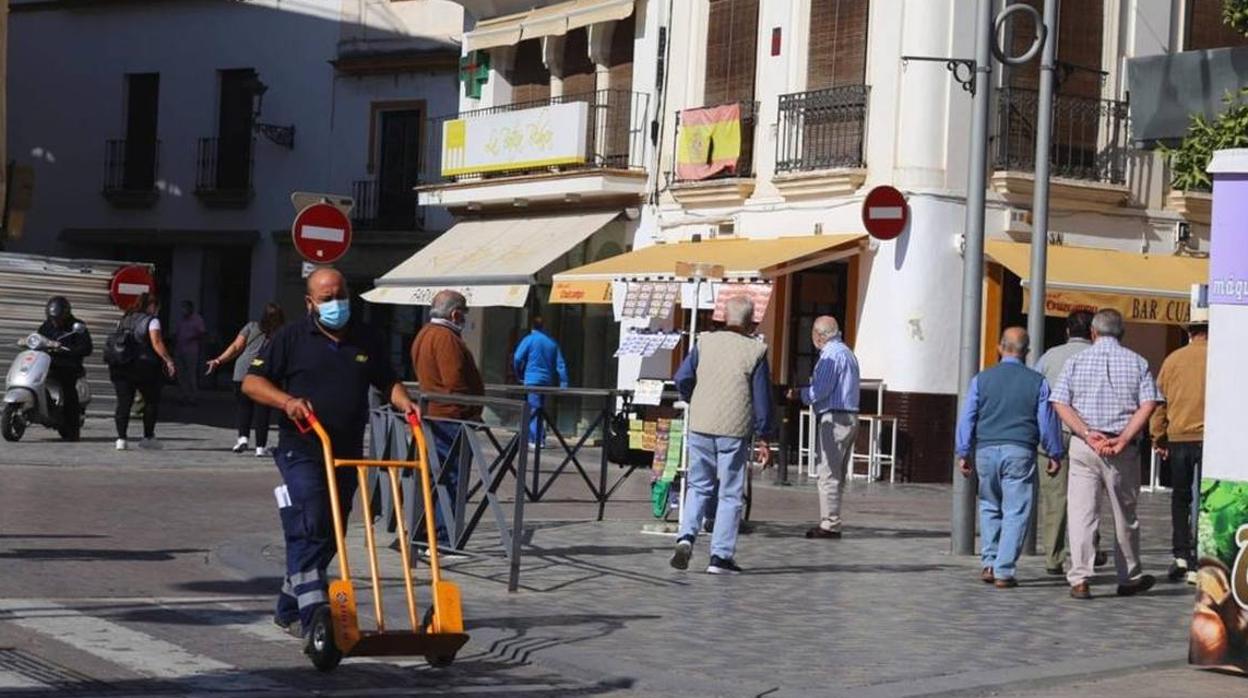 En imágenes, Écija se prepara para el confinamiento perimetral que comienza este jueves