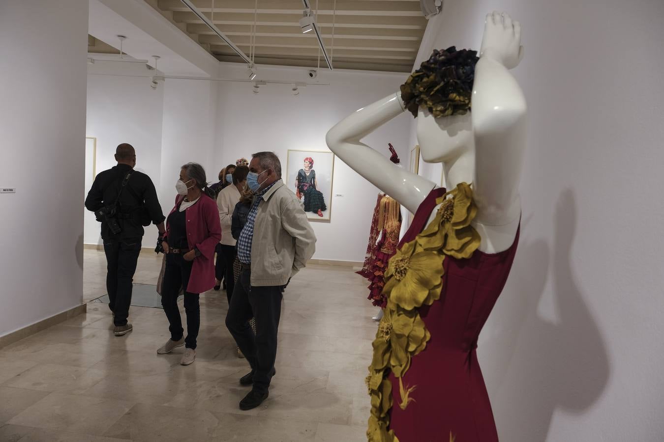 FOTOS: Cajasol presenta la exposición &#039;Poderío. Una historia de mujeres para mujeres&#039; en Cádiz