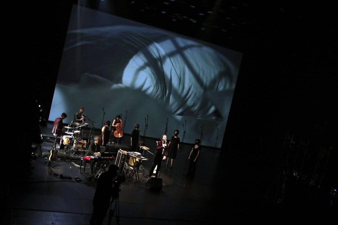 Miguel Martín, listo para abrir la temporada del Teatro Central con el estreno de «Árbol»