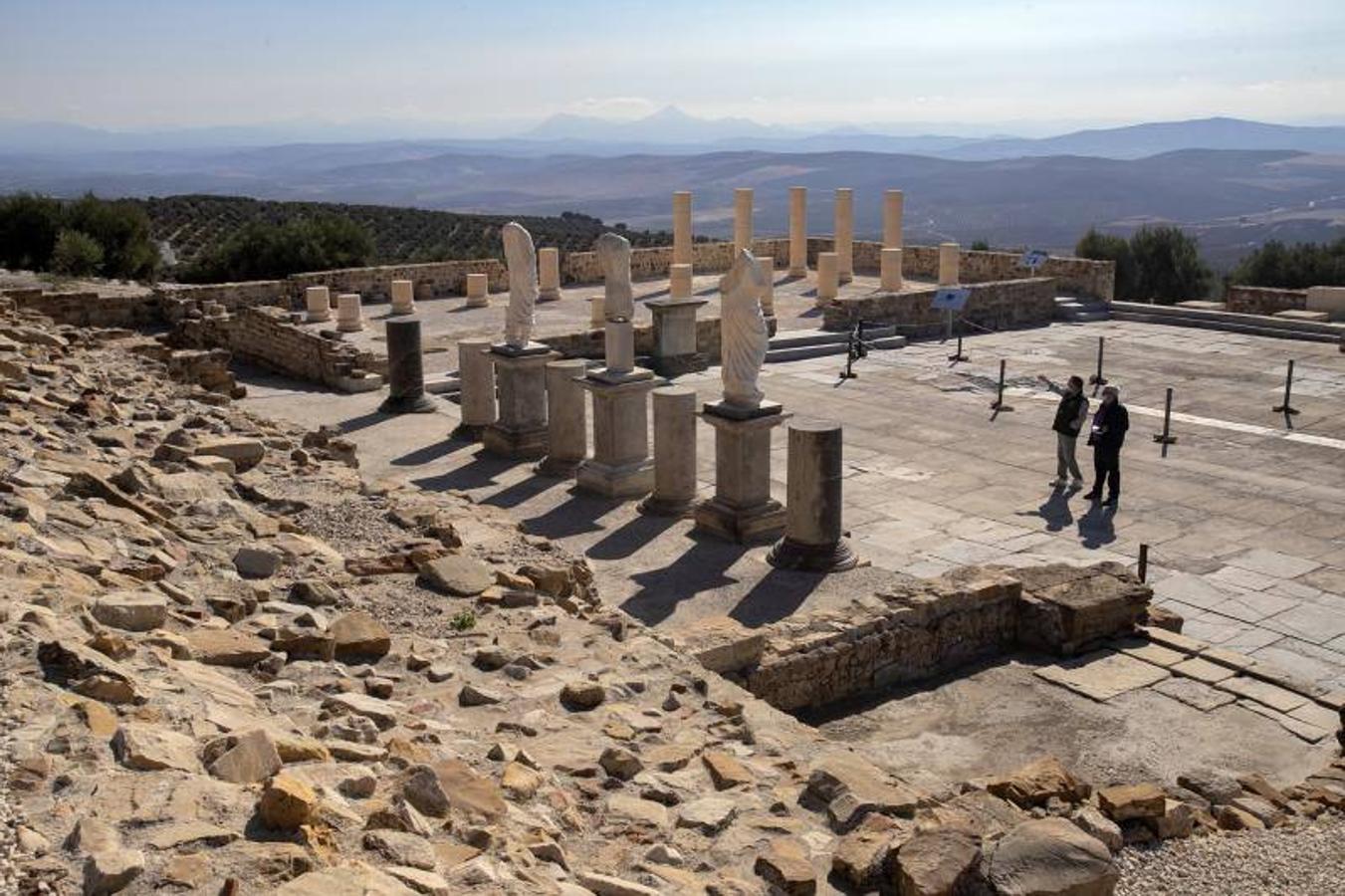 El yacimiento arqueológico de Torreparedones de Baena, en imágenes