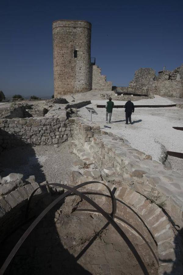 El yacimiento arqueológico de Torreparedones de Baena, en imágenes