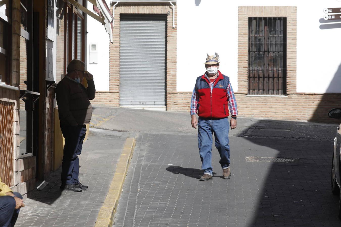 En imágenes, Almodóvar del Río recupera la movilidad pero ajusta la hostelería