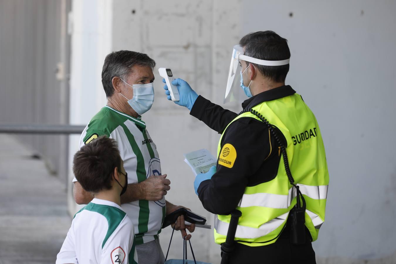 El Córdoba CF logra el primer triunfo (1-0) ante el Lorca Deportiva