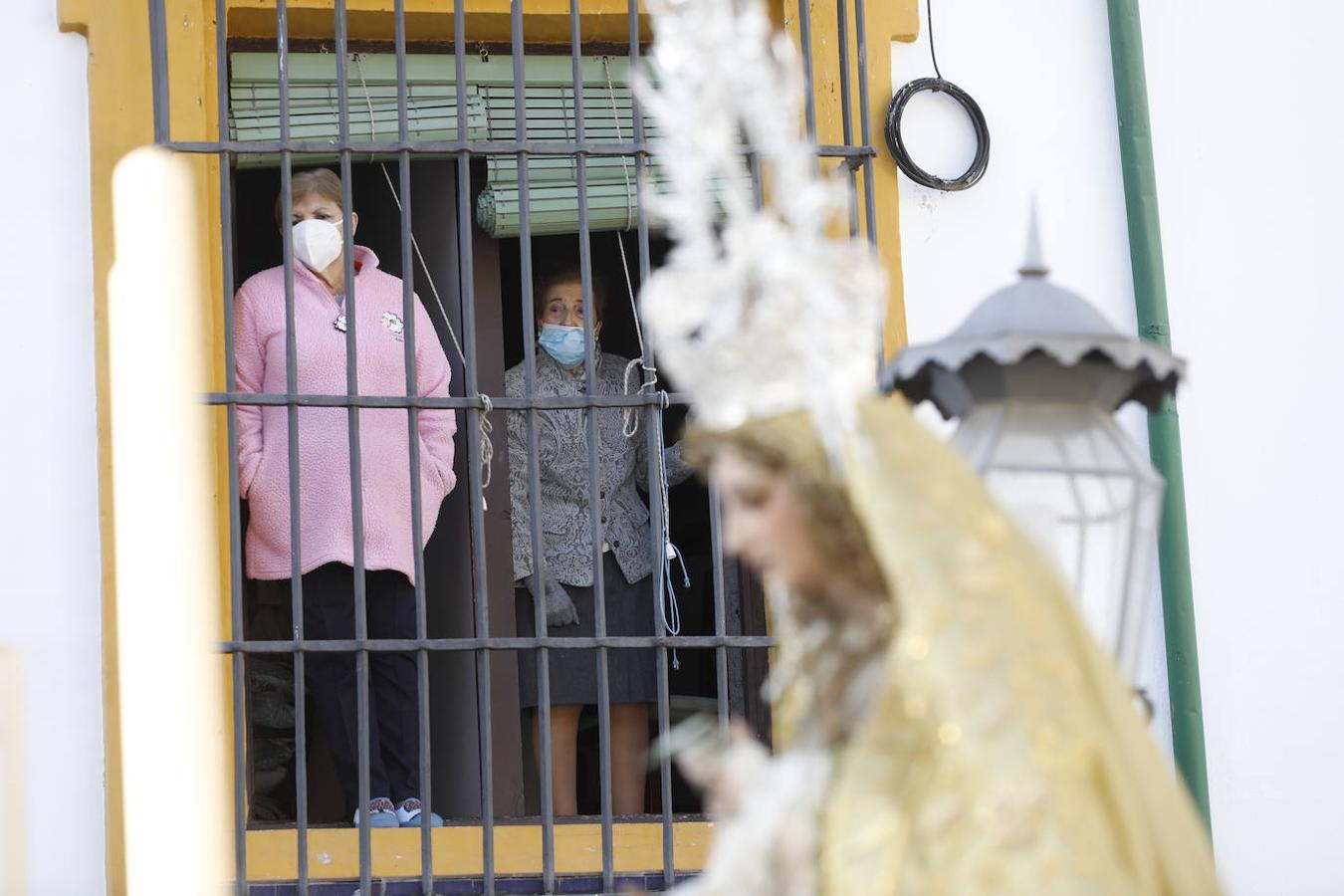 El rosario de la Virgen de la Paz y Esperanza de Córdoba, en imágenes