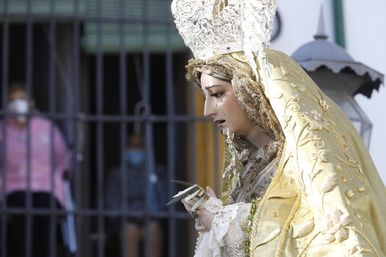 El rosario de la Virgen de la Paz y Esperanza de Córdoba, en imágenes