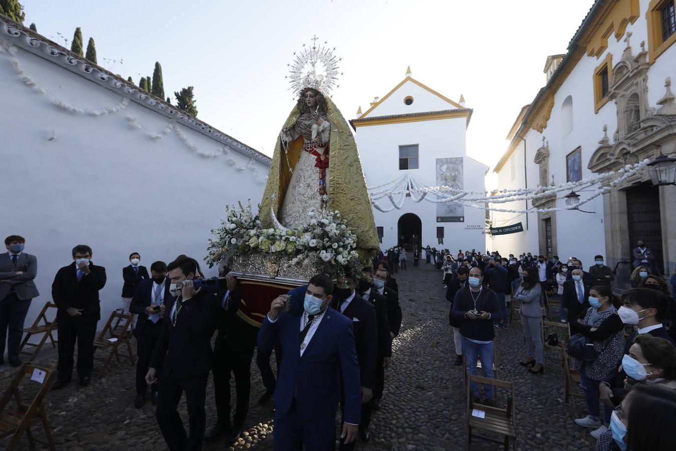 El rosario de la Virgen de la Paz y Esperanza de Córdoba, en imágenes